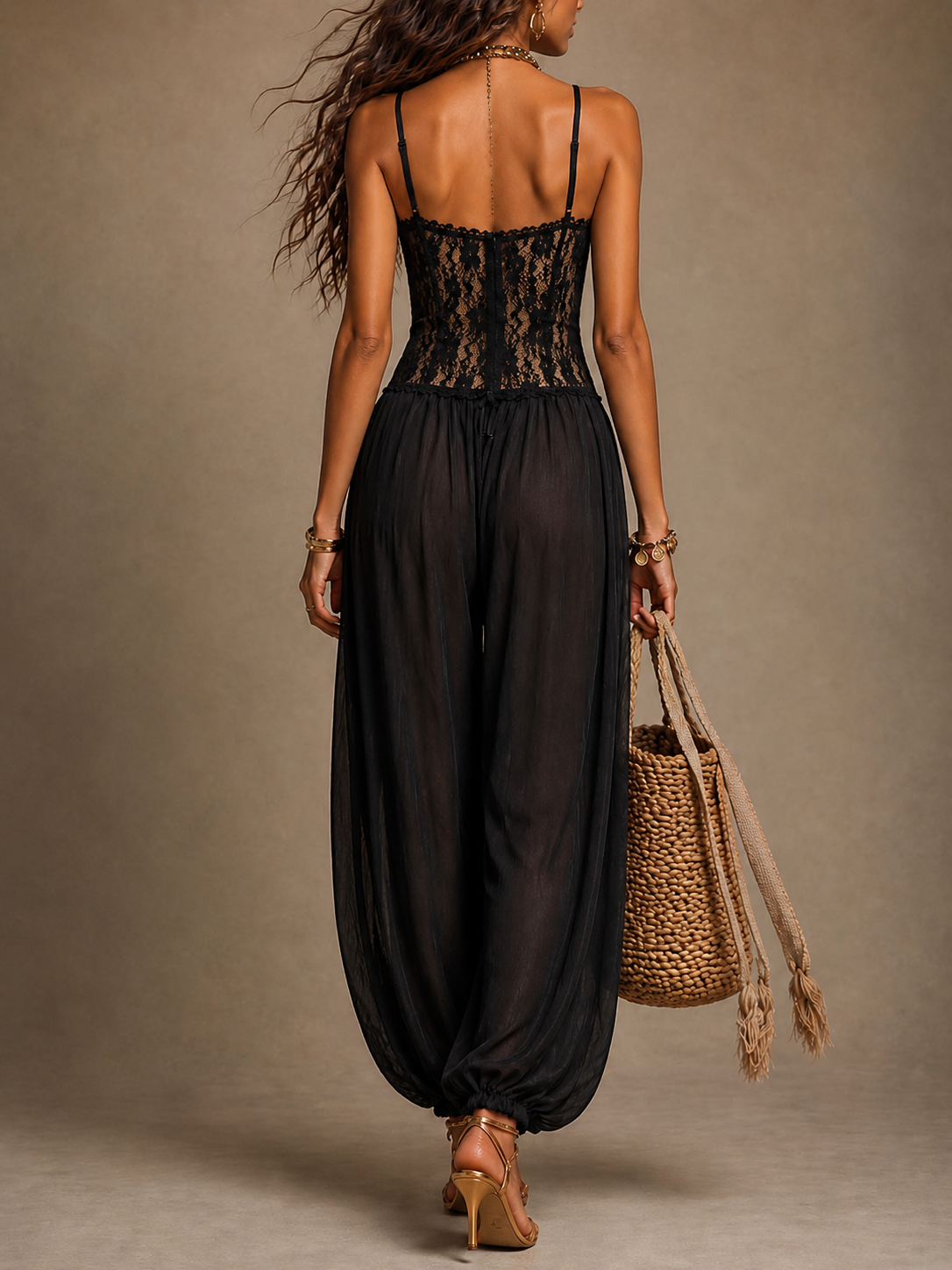 Selene | Mono halter de encaje fluido