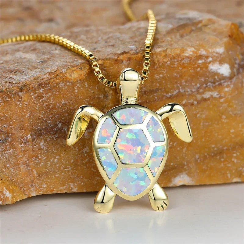 Collana con colgante de tortuga en ópalo verde