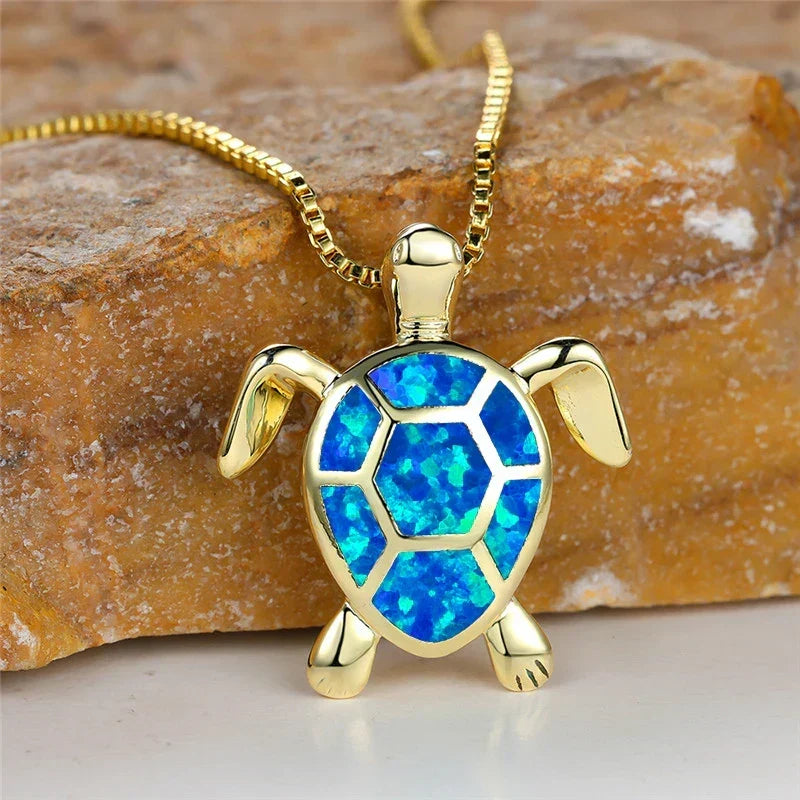 Collana con colgante de tortuga en ópalo verde