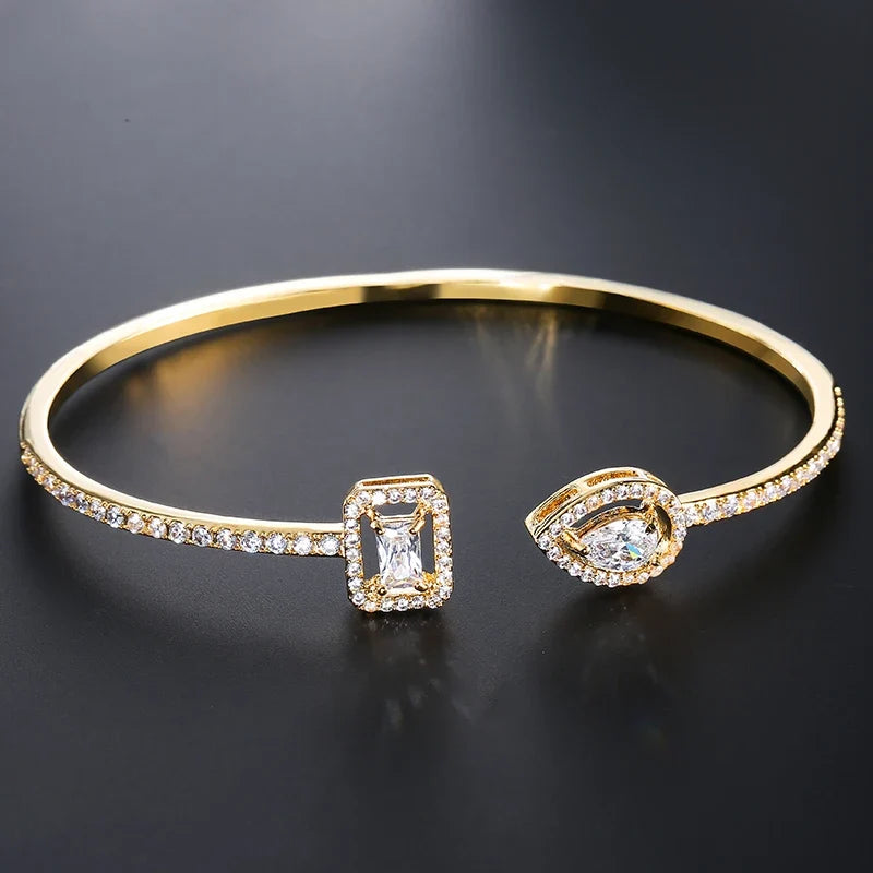 Luce | Pulsera tipo bangle geométrica