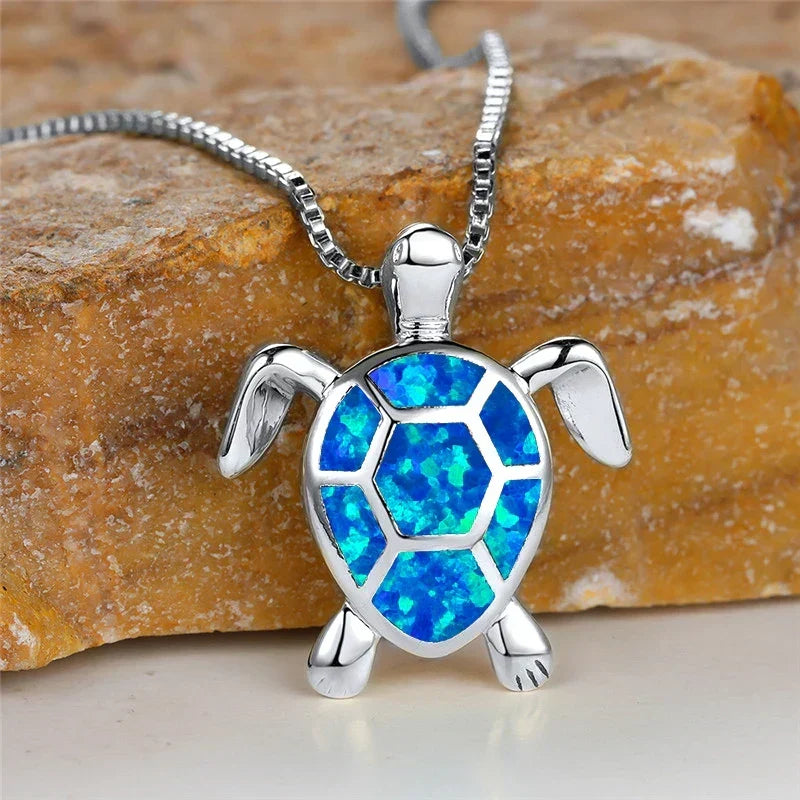 Collana con colgante de tortuga en ópalo verde