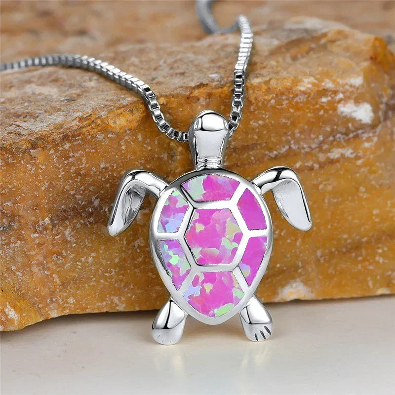 Collana con colgante de tortuga en ópalo verde