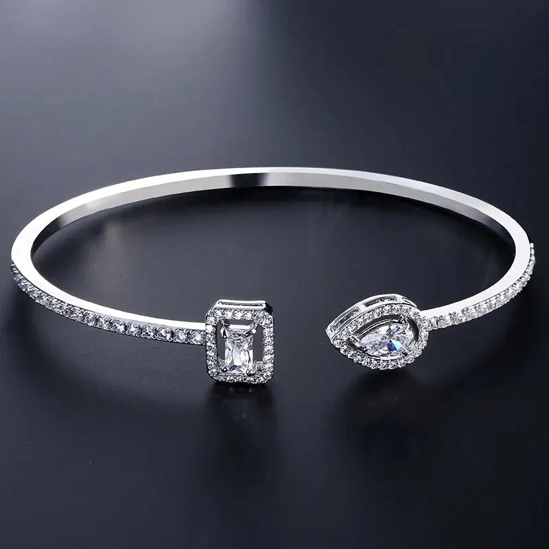 Luce | Pulsera tipo bangle geométrica